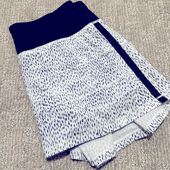 lululemon athletica Dresses & Skirts - Lululemon Tennis Skort w Built in Short 6
